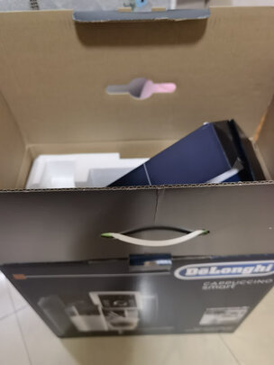 %title插图%num 德龙(Delonghi)咖啡机 意式15Bar泵压 一键卡布奇诺 家用双锅炉全自动 原装进口 ECAM23.260.SB