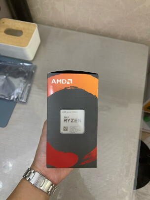 AMD 锐龙7 5800X 处理器与AMD Ryzen 7系列到底有啥区别？哪款性能更强劲？哪个质量上乘 