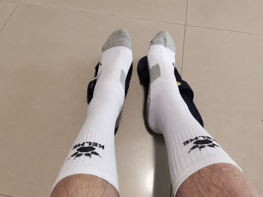 三,李宁(li-ning)awlr062足球袜网友对比评测
