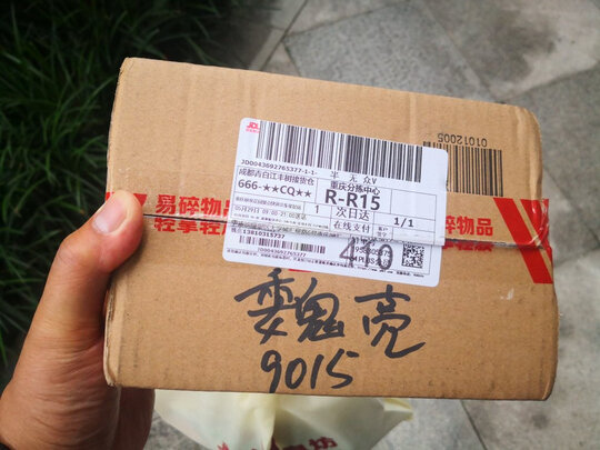 德力西(DELIXI)开关插座 822系列单开单控开关面板 一开单控 86型一位单控墙壁插座 暗装 拉丝灰 EE86K1/H