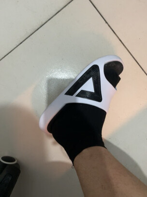 运动拖鞋