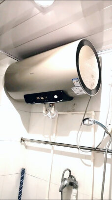 %title插图%num 海尔(Haier)60升家用电热水器 3000W速热大水量 预约洗浴触控大屏安全节能 EC6001-Q7S *