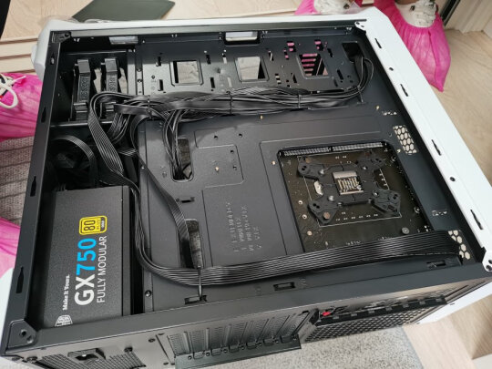 微星B560M MORTAR与技嘉B450 AORUS PRO WIFI究竟有何区别？哪个超频容易，哪个简单大方？