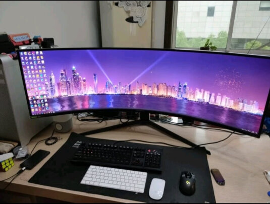 %title插图%num 三星(SAMSUNG)玄龙骑士49英寸1000R超曲面 量子点 240Hz刷新 带鱼屏 HDR1000升降支架显示器(C49G95TSSC)