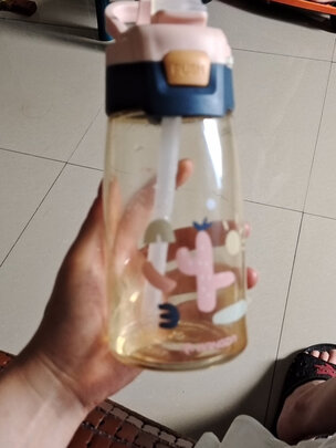 吸管水杯