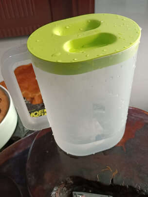 塑料水杯