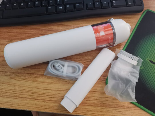 车载吸尘器