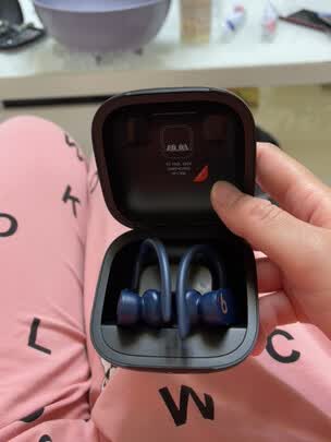 beats蓝牙耳机红灯和白灯交替闪