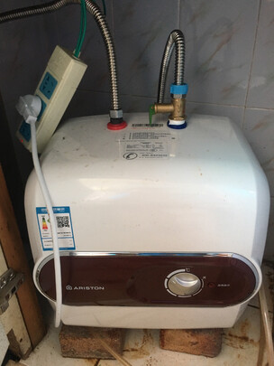 电热水器
