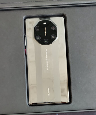 华为Mate 40 RS 保时捷设计 典藏版选购攻略需注意细节