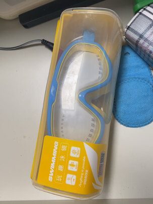 儿童泳镜