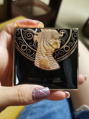蜜粉饼