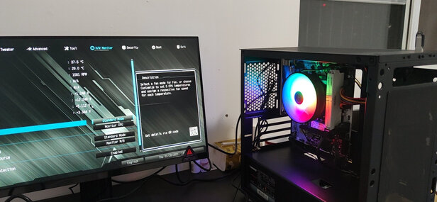 %title插图%num 超频三(PCCOOLER)大白鲨PRO CPU散热器 (多平台/SRGB幻彩灯效/下压式/ITX散热器/附带硅脂)