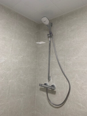 %title插图%num 汉斯格雅(Hansgrohe)飞雨Select120恒温/带下出水淋浴花洒套装 圆形手持恒温龙头