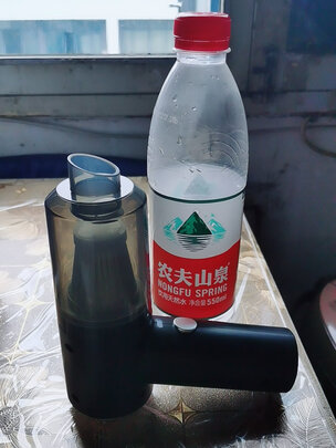 车载吸尘器