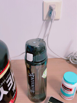 吸管水杯