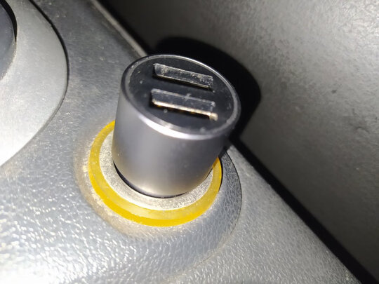 车载充电器