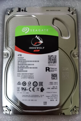 %title插图%num 希捷(Seagate) NAS硬盘 4TB 64MB 5900转 PMR CMR垂直磁记录 网络存储 SATA 希捷酷狼IronWolf ST4000VN008