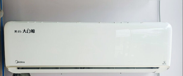 %title插图%num 美的(Midea) 新一级 大白鲸 大1.5匹变频冷暖 壁挂式卧室空调挂机 京东小家智能家电KFR-35GW/N8JDA1