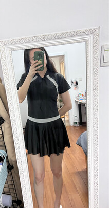 连体泳衣