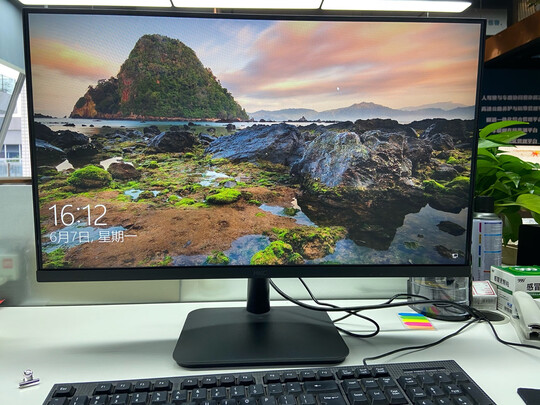 hkc显示屏黑屏原因