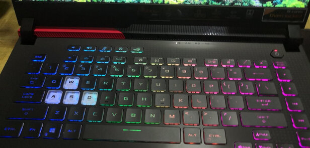 ROG魔霸新锐游戏本|【今日头条】rog魔霸新锐2021和拯救者r9000p哪款好用？来听下网友建议反馈