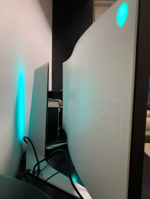%title插图%num 外星人(Alienware)AW3821DW 37.5英寸 准4K Nano IPS 带鱼屏 144Hz HDR600 德国iF设计奖 2300R 电竞显示器