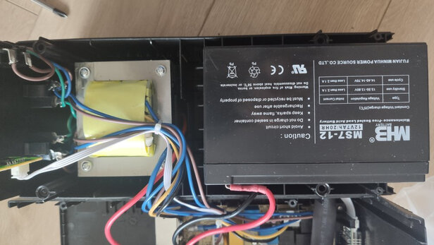 三,山特mt1000ups不间断电源网友对比评测