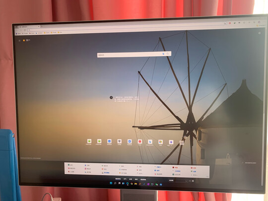 HUAWEI MateView原色显示器有线版 28.2英寸 4K+ IPS 98% DCI-P3 10.7亿色 HDR400 TypeC 65W 双扬声器 双MIC