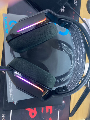 罗技（G）KDA女团定制款G733 LIGHTSPEED 无线RGB 游戏耳机麦克风
