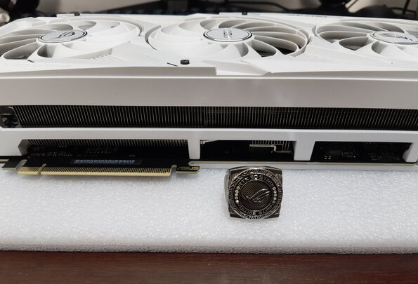 华硕ROG-STRIX-RTX3080-O10G-V2-WHITE显卡|用户揭秘华硕ROG-STRIX-RTX3080-O10G-V2-WHITE显卡好吗,入手解密评测真相