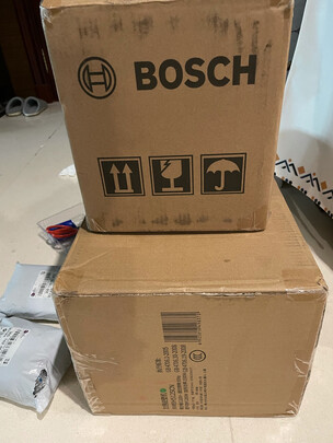 %title插图%num 博世(BOSCH) 加热辅食机可预约低音破壁机家用热烘除菌自动清洗新品 MMBH512SCN 浅银灰
