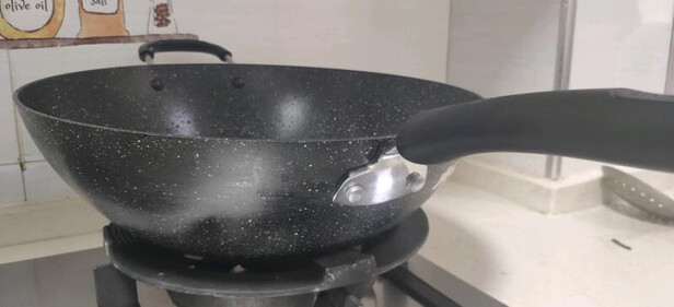 麦饭石不粘锅