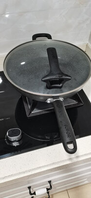 麦饭石不粘锅