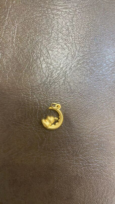 黄金吊坠