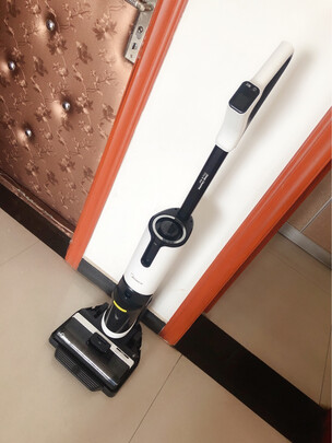 吸尘器|评测细节：讲一讲看，美的洗地机X8怎么样？用后一周讲实情真相？