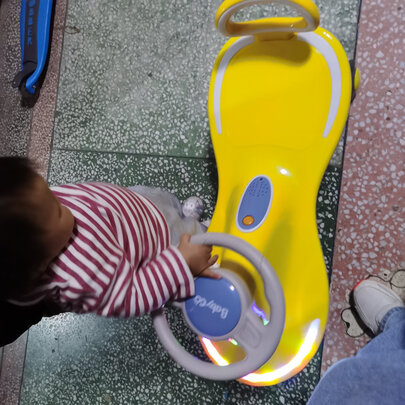 儿童扭扭车