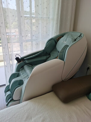 芝华仕 全自动智能按摩椅家用全身老人豪华多功能电动太空舱 M1040 卡其色-24小时发货，不支持延期
