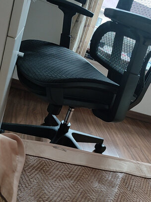 电脑椅|评测细节：网易严选电脑椅怎么样？是不是真的很烂呢？用后讲真相