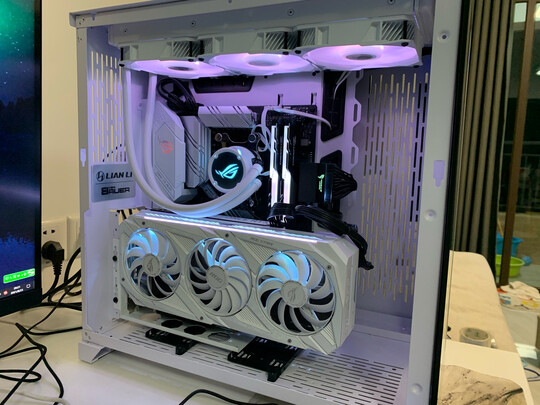 华硕ROG-STRIX-RTX3080-O10G-V2-WHITE显卡|用户揭秘华硕ROG-STRIX-RTX3080-O10G-V2-WHITE显卡好吗,入手解密评测真相