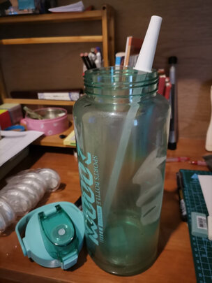 运动水杯