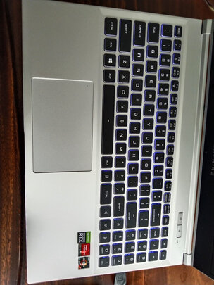 机械师Machcreator-R游戏本|【今日头条】机械师创物者R笔记本电脑到到底是好还是差？用后讲真相