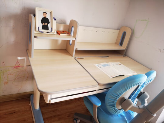 七色花学习桌全方位测评揭晓真相,优缺点内幕透露! 七色花学习桌全方位测评揭晓真相,优缺点内幕透露!