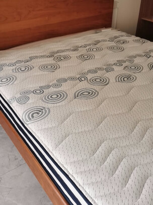 喜临门床垫|消费者诉说内幕感受:喜临门乳胶床垫怎么样？睁大眼看内幕真相