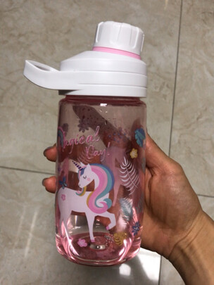 运动水杯