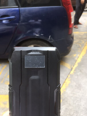 汽车电瓶充电器