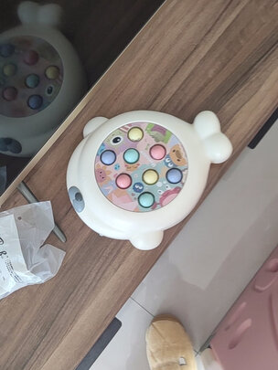 儿童敲打玩具