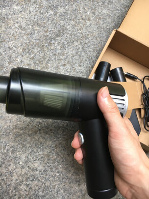 车载吸尘器