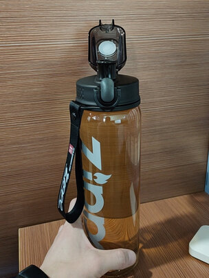 运动水杯