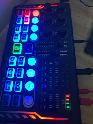 %title插图%num E之音 P2+M10i 手机声卡套装 抖音吃鸡快手直播K歌电脑外置声卡K歌麦克风设备套装